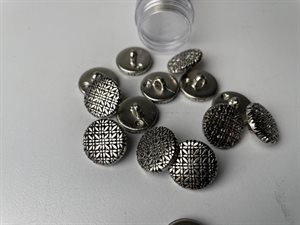 Knap - blomstret mønster i metal look, 16 mm